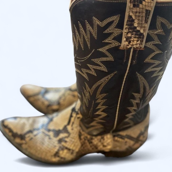 Justin Boots Brown and Tan Cowboy Boots - Picture 7 of 11